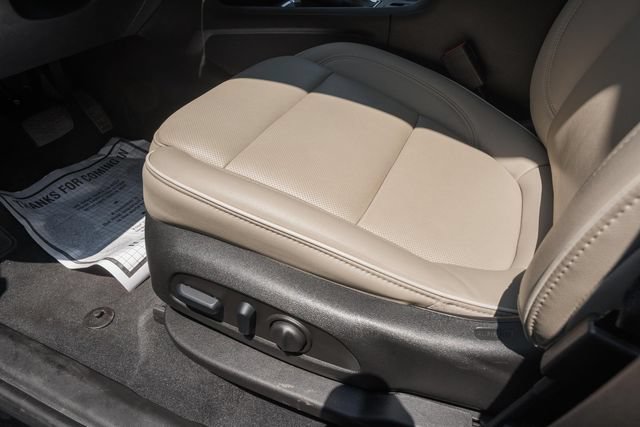 Used 2023 Chevrolet Traverse Premier AWD/4WD image 43