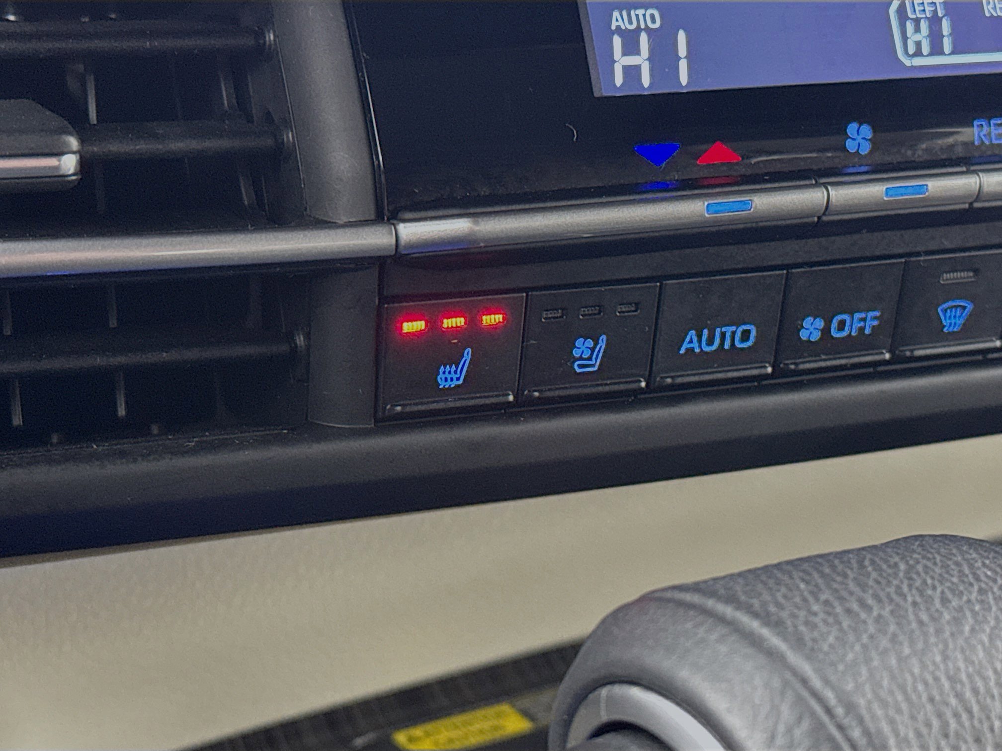 Used 2022 Toyota Sienna Platinum image 21