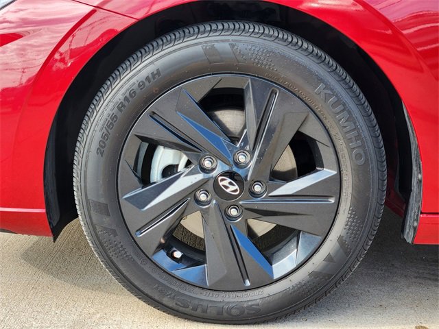 Certified 2023 Hyundai Elantra SEL image 7