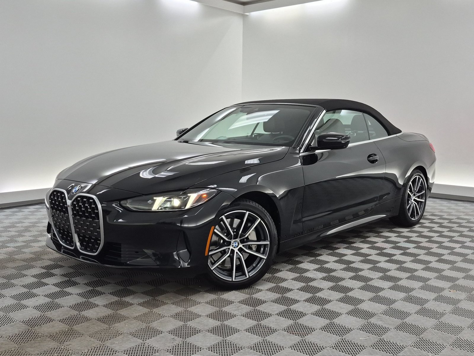Used 2026 BMW 430i xDrive Convertible w/ Premium Package AWD/4WD image 1