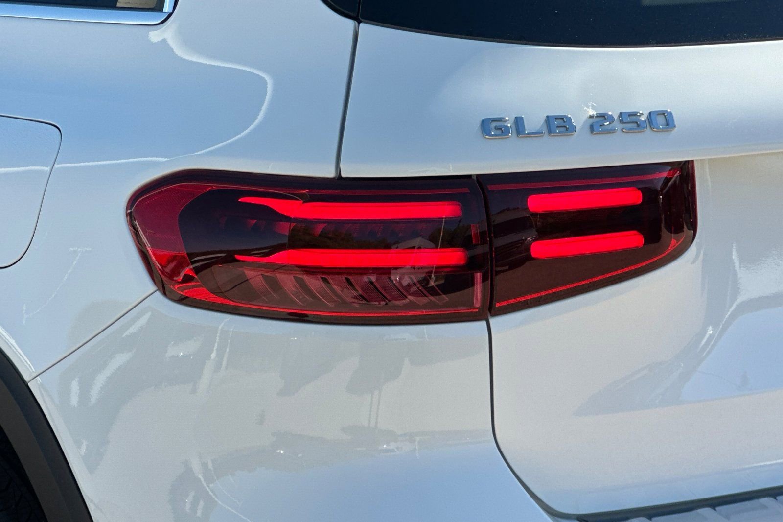 New 2025 Mercedes-Benz GLB 250 image 14