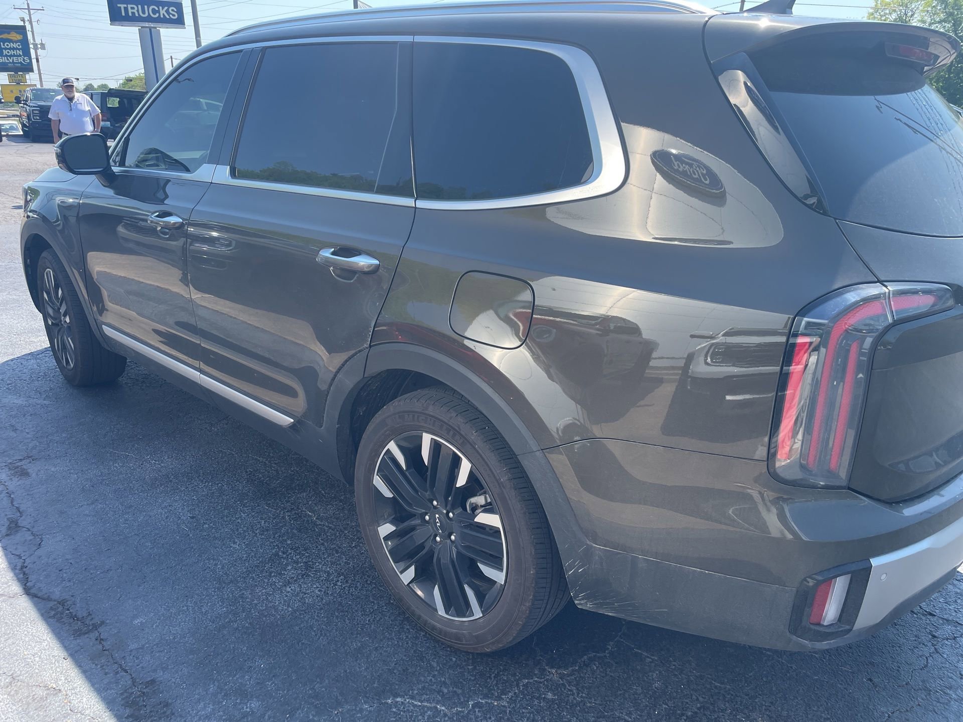 Used 2025 Kia Telluride SX Prestige AWD/4WD image 4