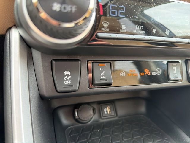 Used 2025 Toyota RAV4 XLE Premium w/ Weather Package AWD/4WD image 34