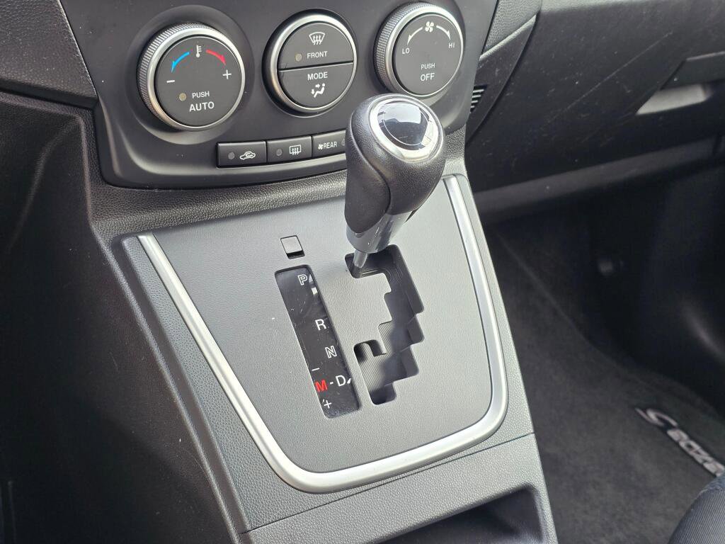 Used 2013 MAZDA MAZDA5 Touring w/ Moonroof & Audio Pkg image 28