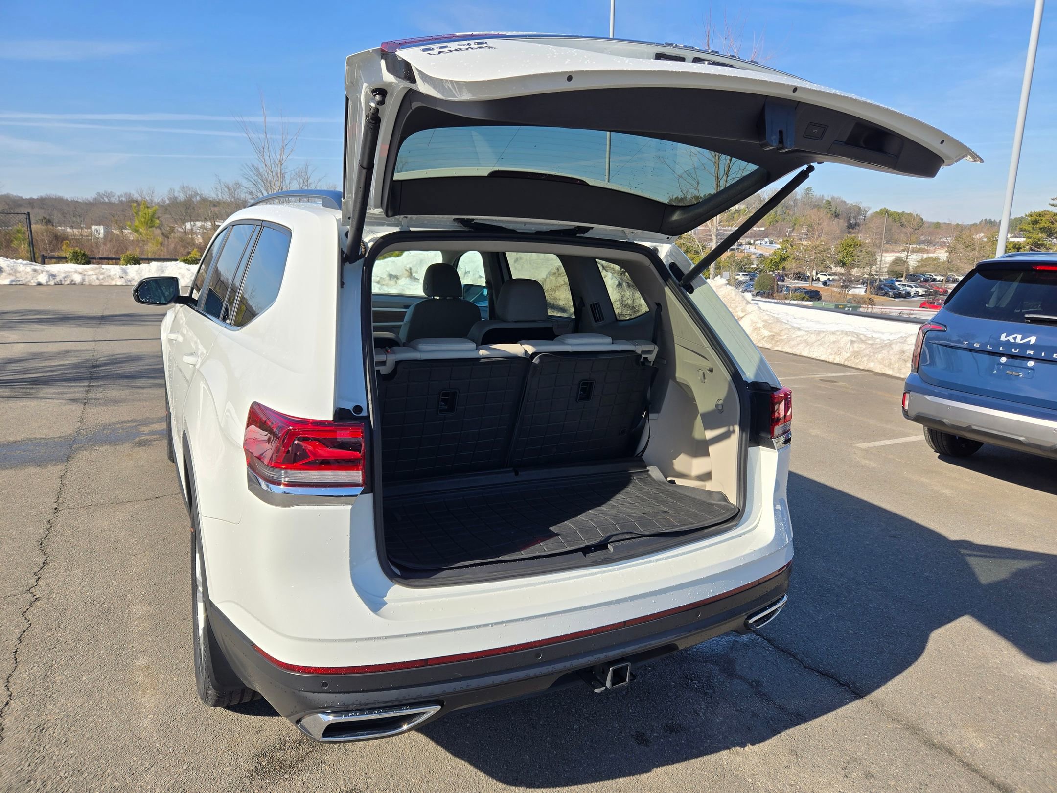 Used 2021 Volkswagen Atlas SE image 17