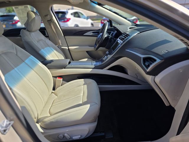 Used 2017 Lincoln MKZ Reserve image 8