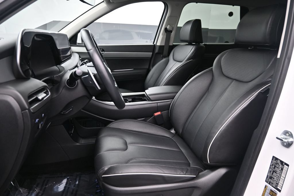 Certified 2024 Hyundai Palisade SEL FWD image 11