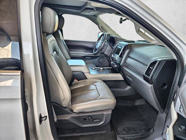 Used 2018 Ford Expedition Limited w/ Equipment Group 301A AWD/4WD image 24