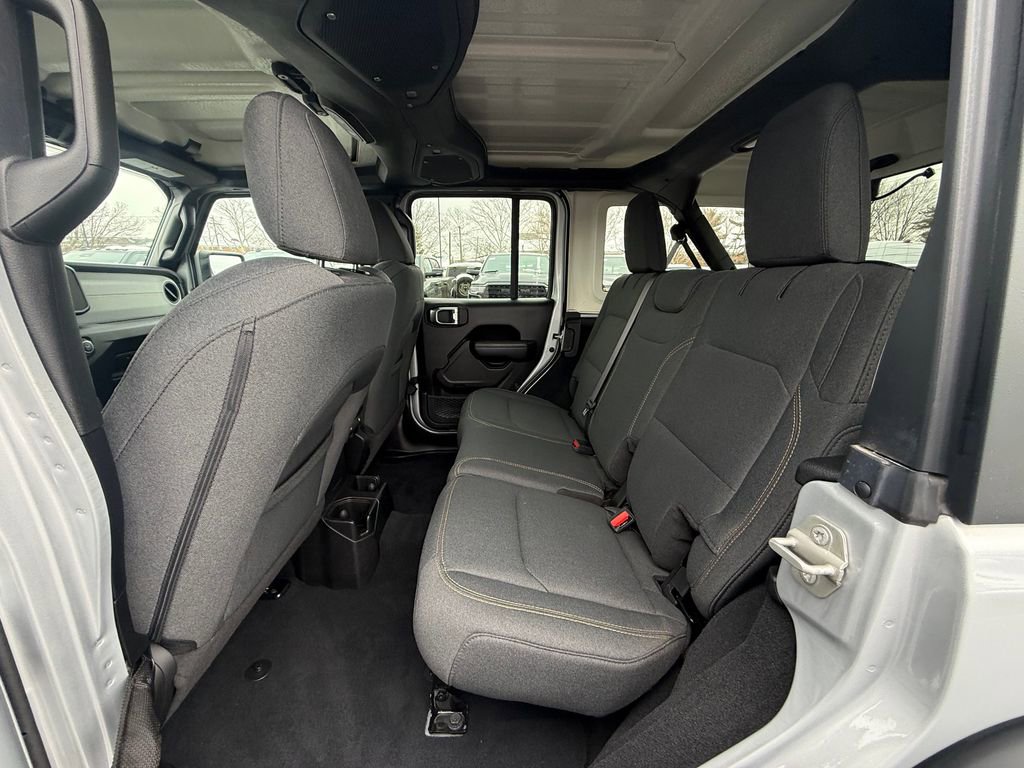 Used 2024 Jeep Wrangler Willys image 17