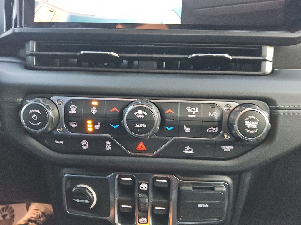 New 2026 Jeep Gladiator Sport image 21