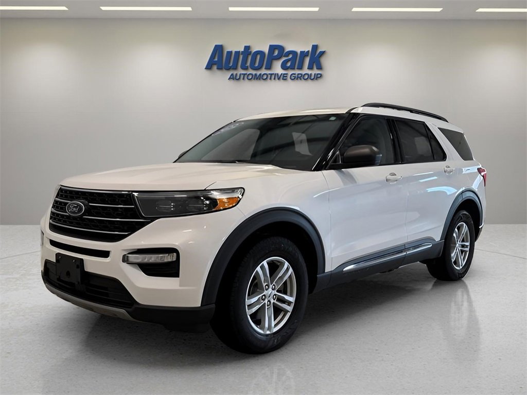 Used 2022 Ford Explorer XLT image 3