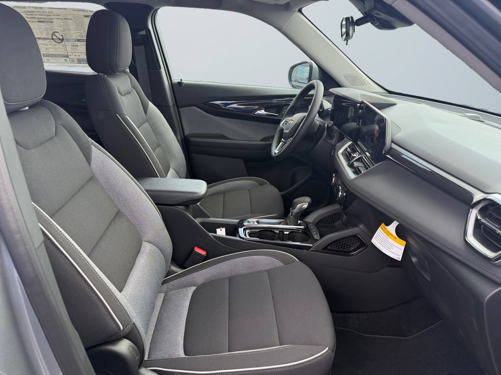 New 2026 Chevrolet TrailBlazer LT w/ LT Cold Weather Package FWD image 15