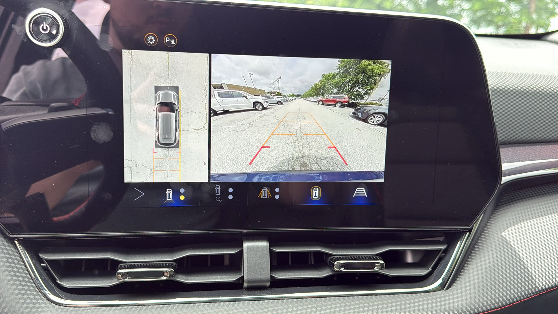 Used 2025 Chevrolet Equinox RS AWD/4WD image 21