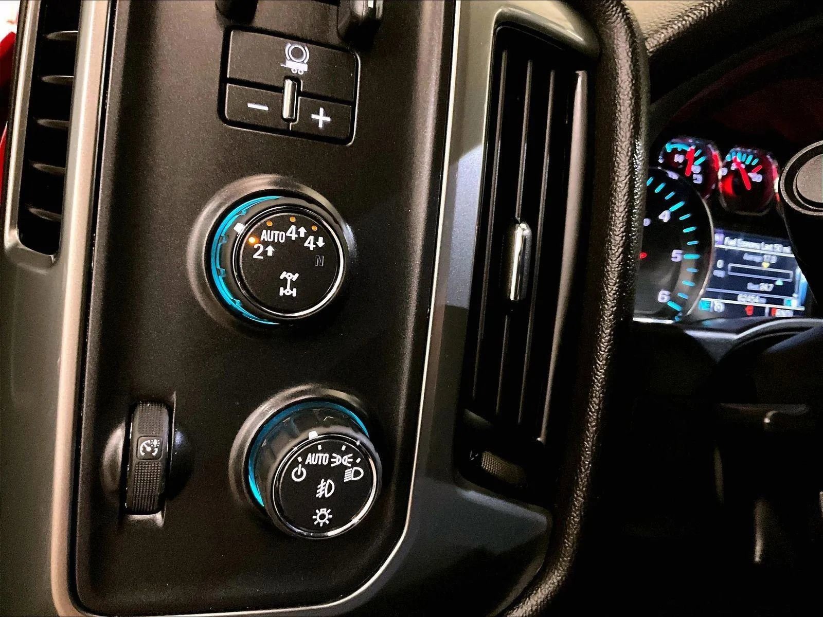 Used 2019 Chevrolet Silverado 1500 LT w/ All Star Edition image 30