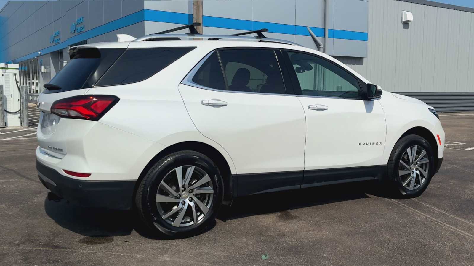 Certified 2023 Chevrolet Equinox Premier image 2