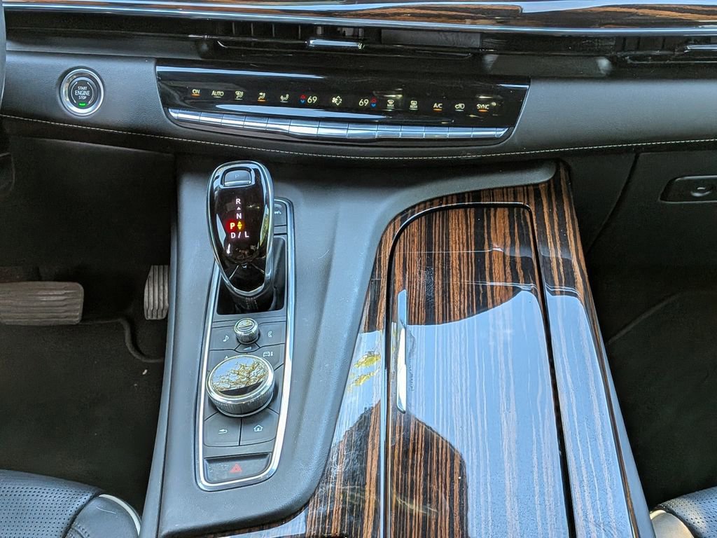 Certified 2022 Cadillac Escalade Premium Luxury image 20