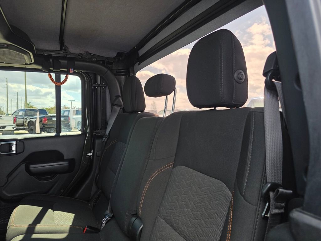 Used 2023 Jeep Gladiator Mojave image 16