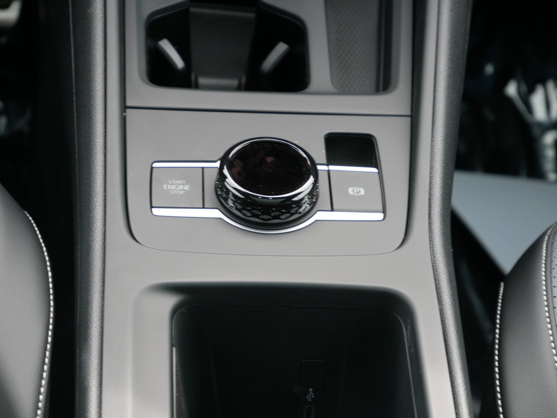 New 2025 Volkswagen Tiguan SE R-Line image 19