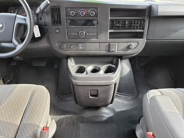 Used 2015 Chevrolet Express 2500 image 14