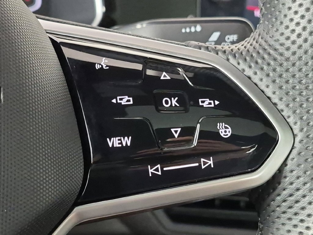 Used 2024 Volkswagen Jetta GLI Autobahn FWD image 19