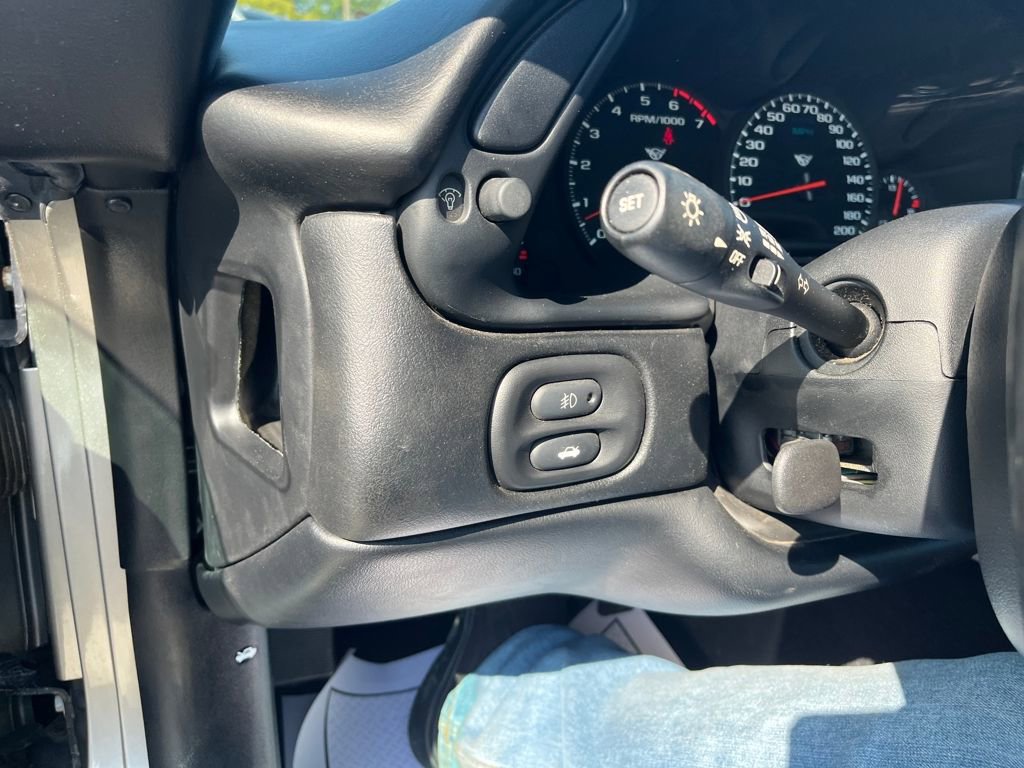 Used 1999 Chevrolet Corvette Coupe w/ Memory Pkg image 11