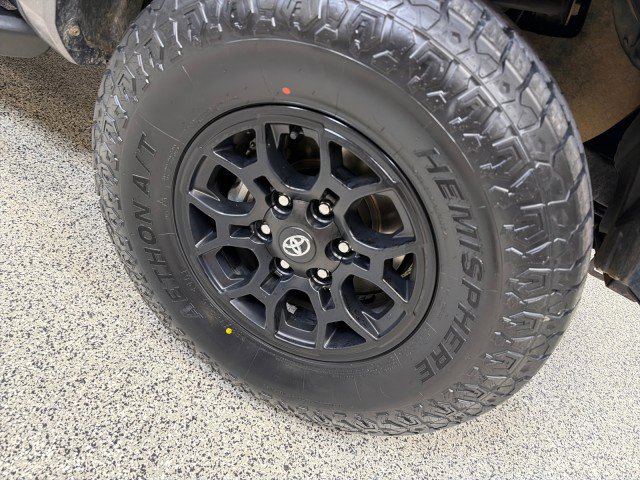 Used 2022 Toyota Tacoma SR5 w/ Technology Package image 72