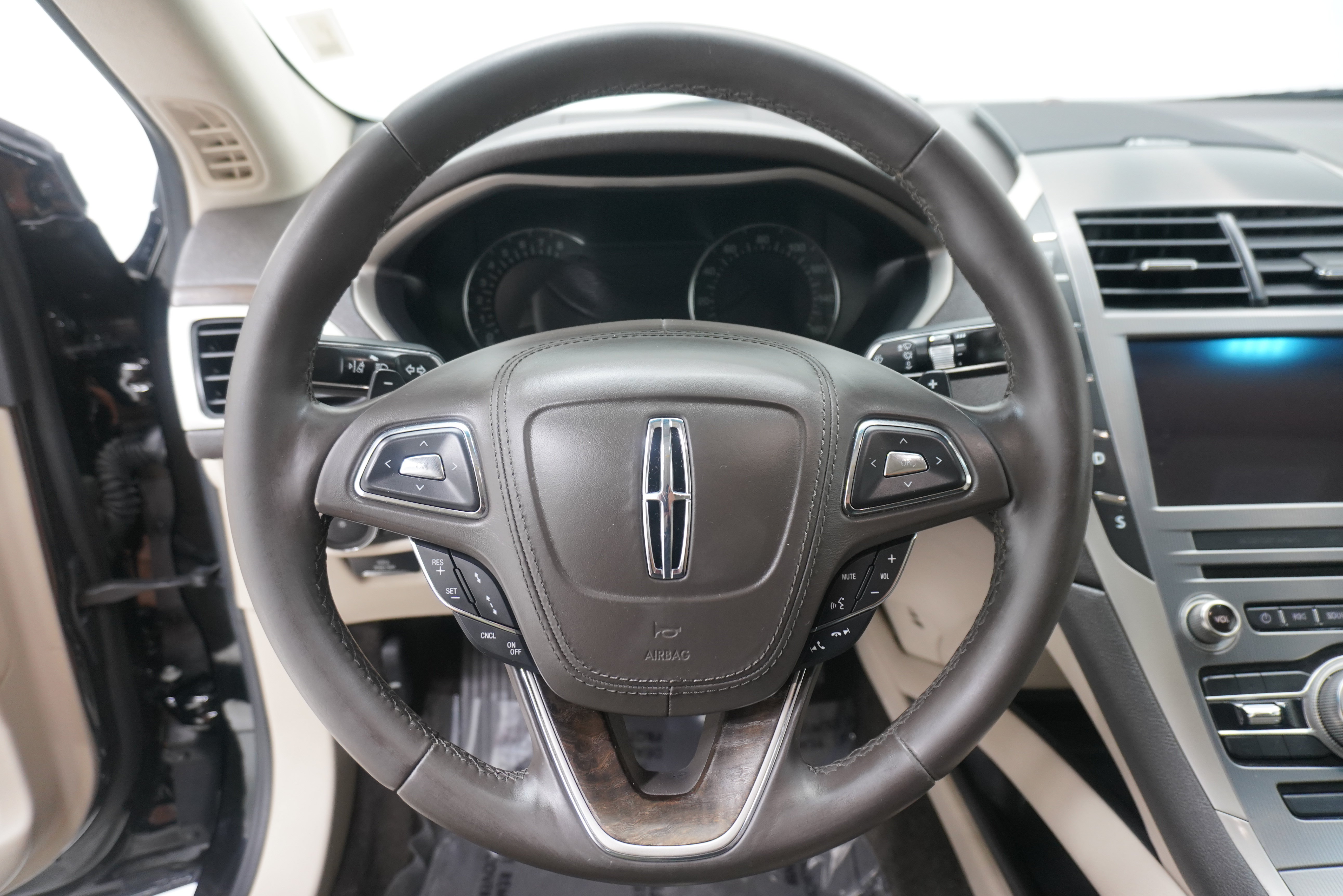 Used 2017 Lincoln MKZ Select w/ Technology Package FWD image 17