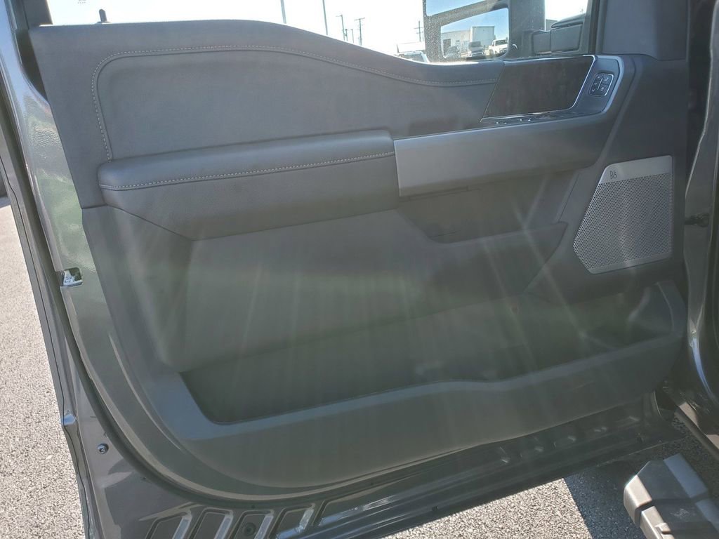 New 2026 Ford F350 Lariat w/ Black Appearance Package AWD/4WD image 13