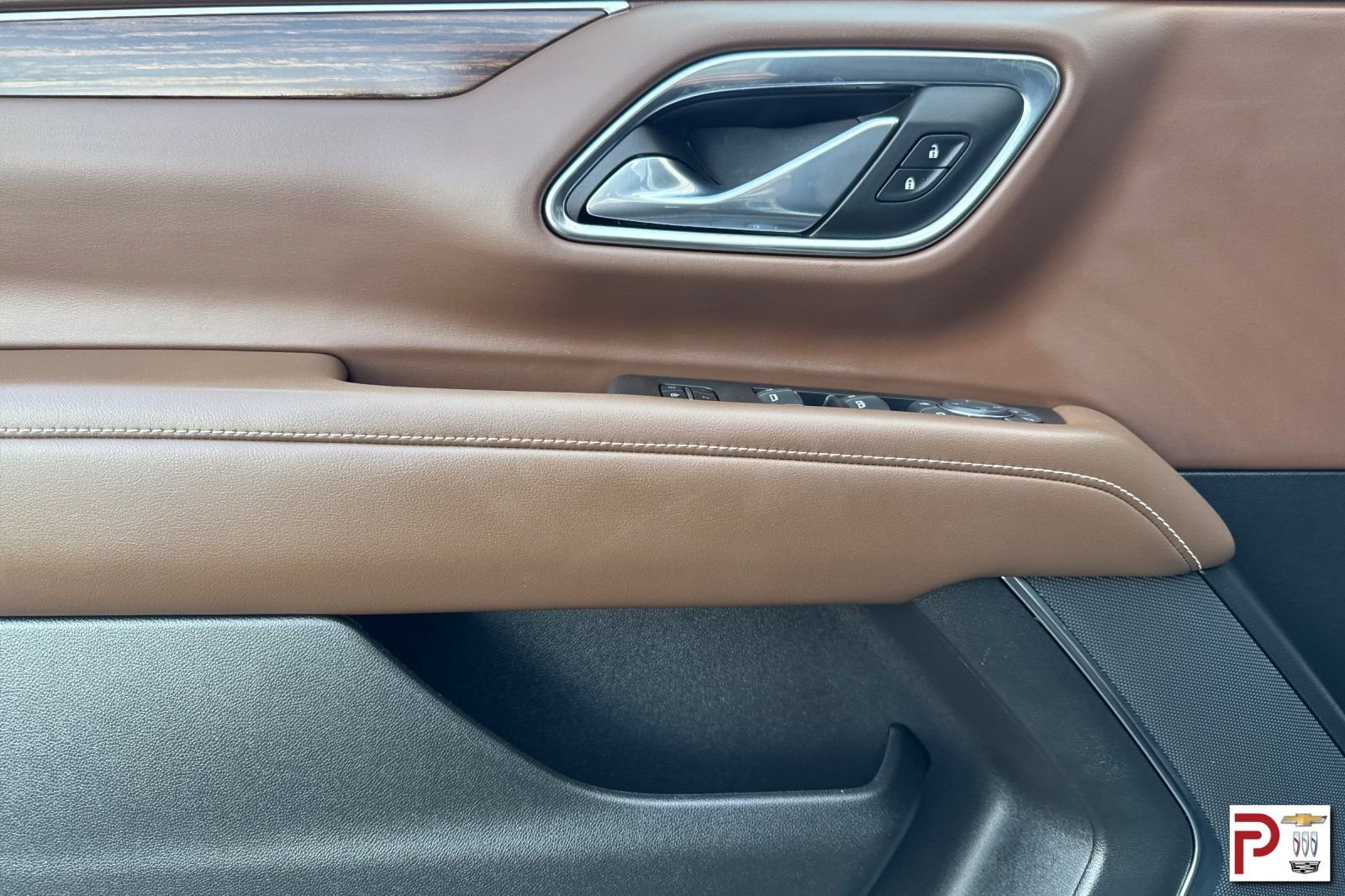 Certified 2023 Chevrolet Suburban High Country w/ LPO, Illumination Package AWD/4WD image 11