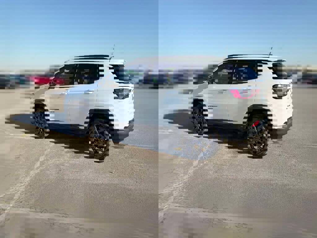 New 2026 Jeep Compass Latitude image 7