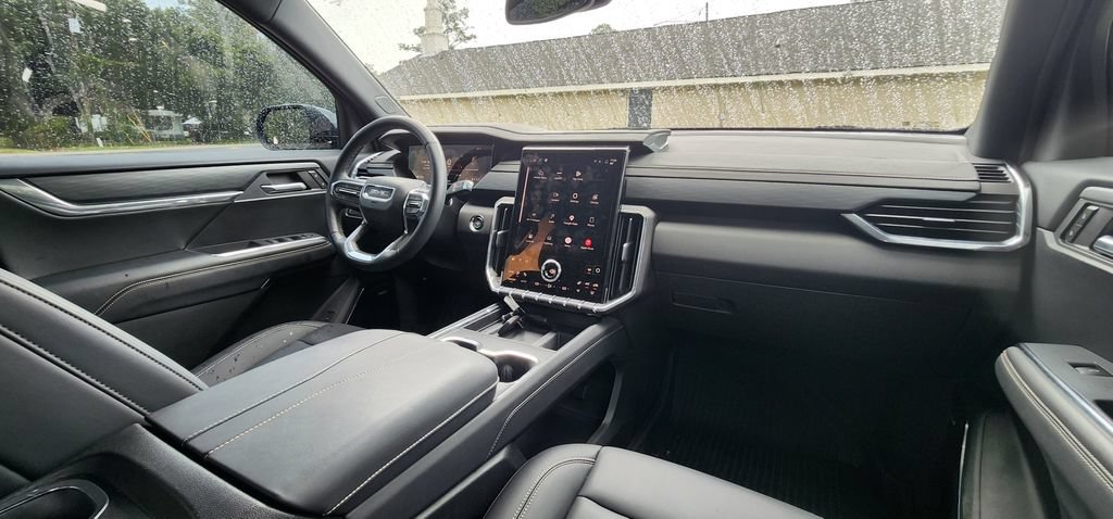 Used 2025 GMC Acadia Elevation w/ Elevation Premium Package FWD image 14