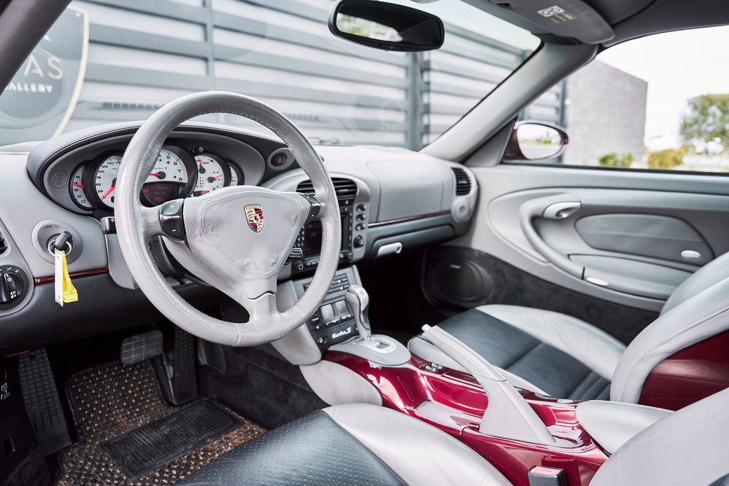 Used 2005 Porsche 911 Turbo image 2