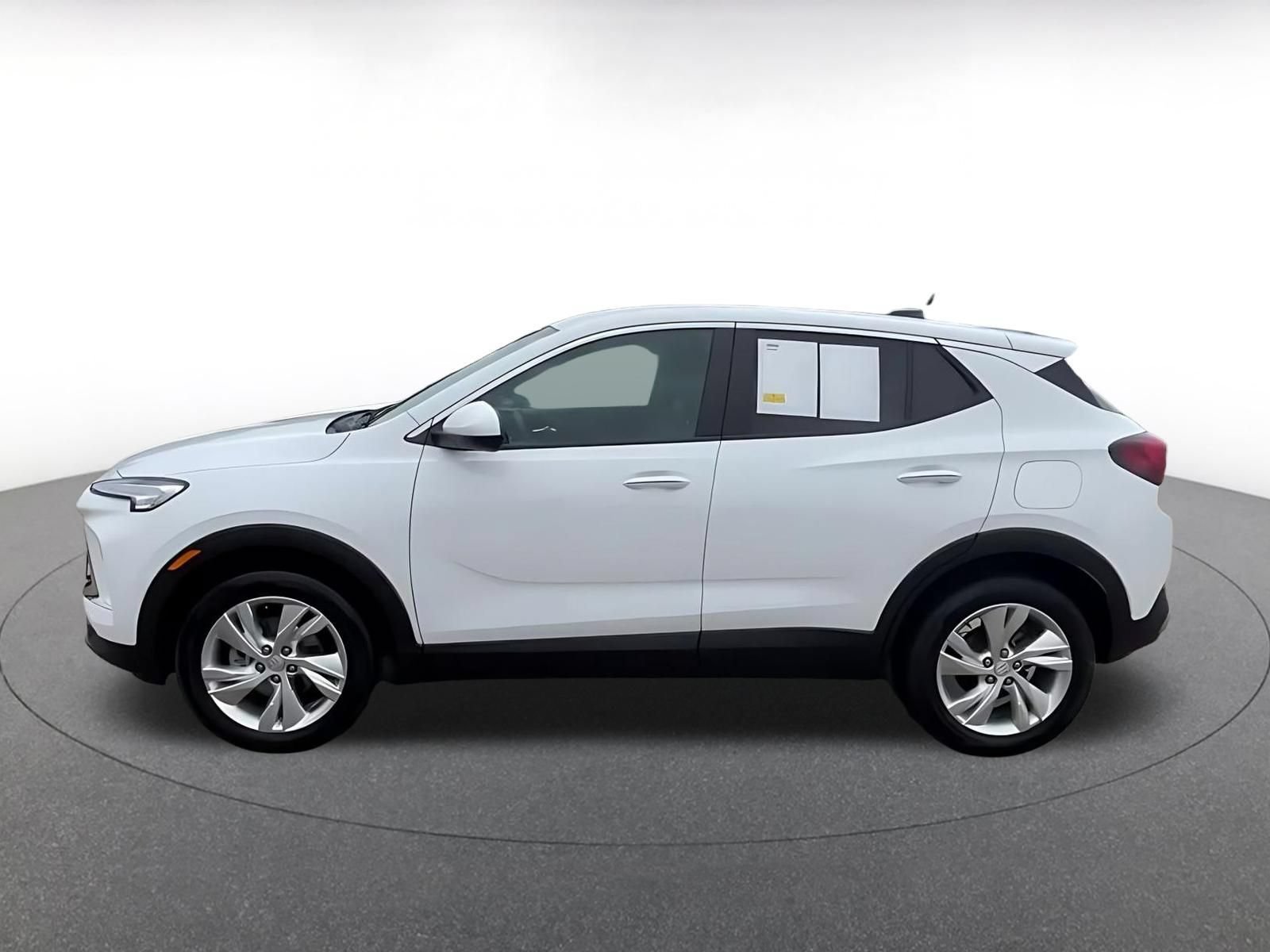 Used 2025 Buick Encore GX Preferred FWD image 9