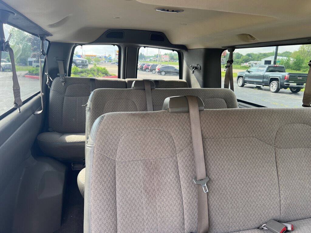 Used 2015 Chevrolet Express 3500 LT w/ LT Preferred Equipment Group RWD image 9