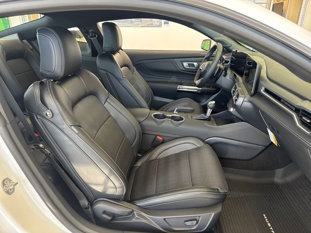 New 2026 Ford Mustang GT Premium w/ GT Performance Package RWD image 10