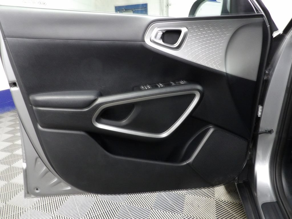 Used 2022 Kia Soul LX w/ Technology Package FWD image 47