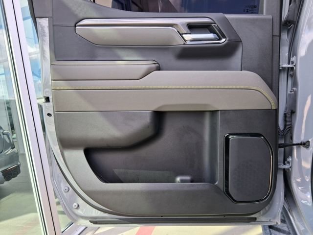 Used 2025 Chevrolet Silverado 1500 ZR2 w/ Technology Package image 16