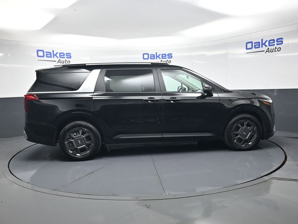 Certified 2026 Kia Carnival EX image 9