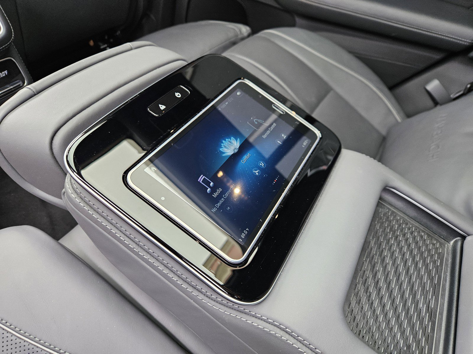 Used 2021 Mercedes-Benz Maybach GLS 600 4MATIC image 19