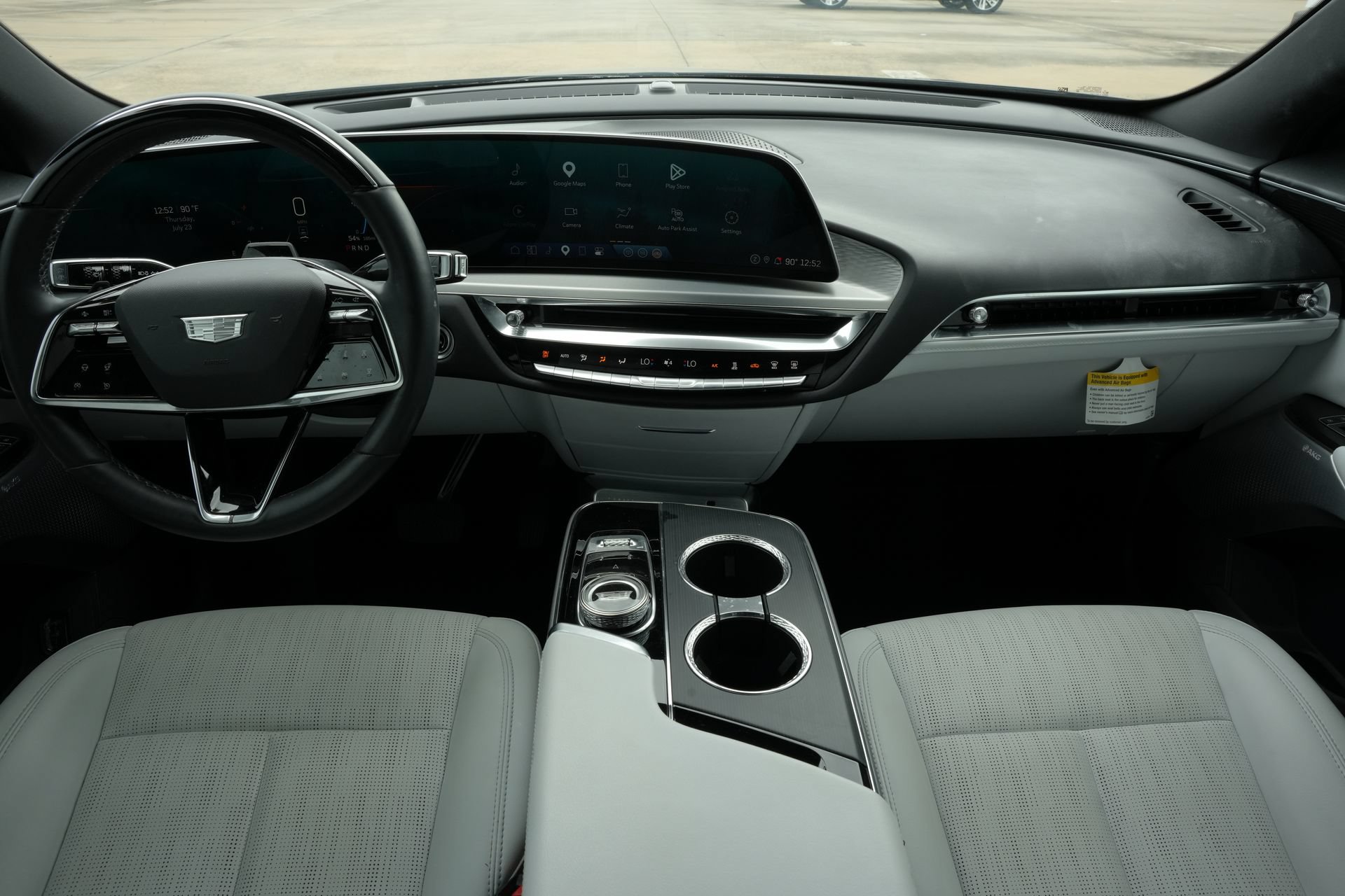 Certified 2024 Cadillac Lyriq Luxury AWD/4WD image 8