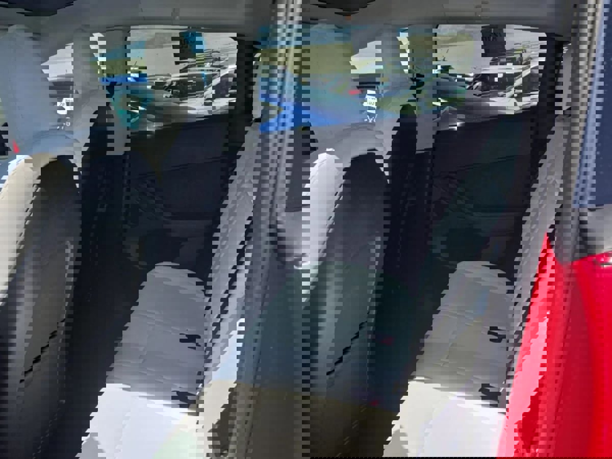 Used 2023 Tesla Model Y Long Range image 3
