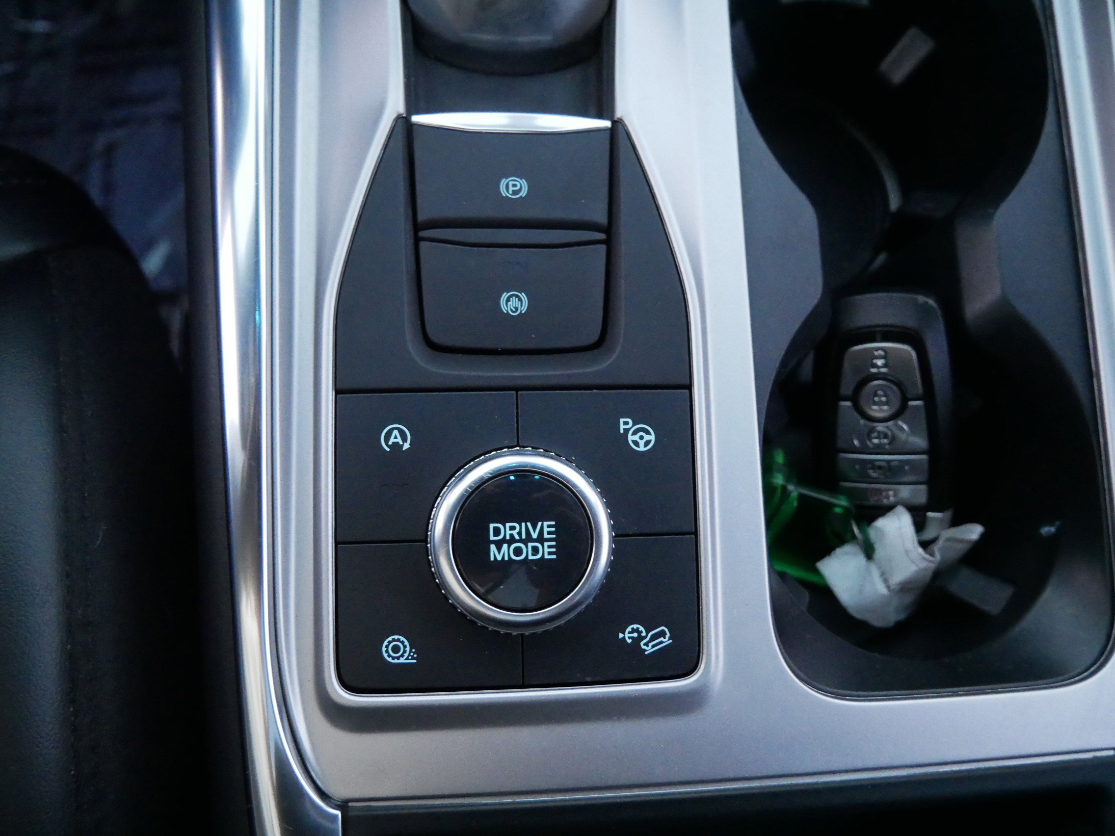 Certified 2020 Ford Explorer Platinum w/ Premium Technology Package image 30