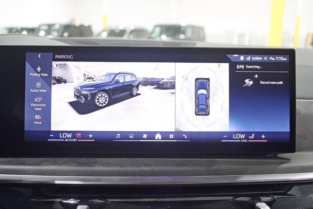 Used 2026 BMW X7 xDrive40i w/ M Sport Package AWD/4WD image 21