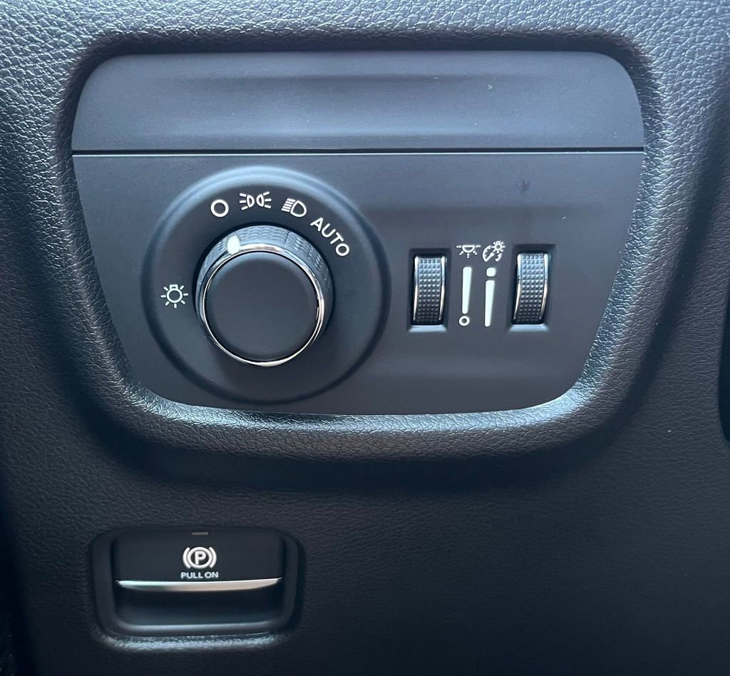 New 2025 Jeep Grand Cherokee L Laredo w/ Trailer Tow Package image 19