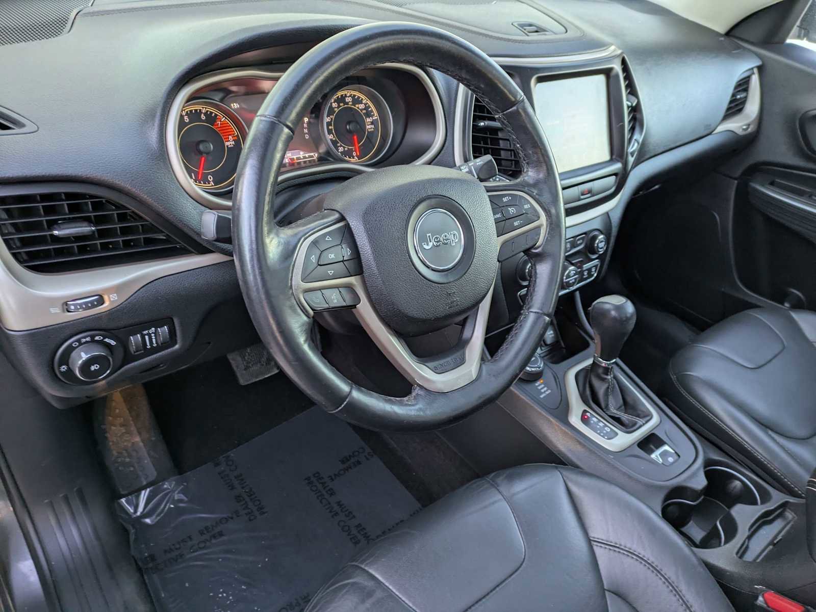 Used 2016 Jeep Cherokee Limited image 2