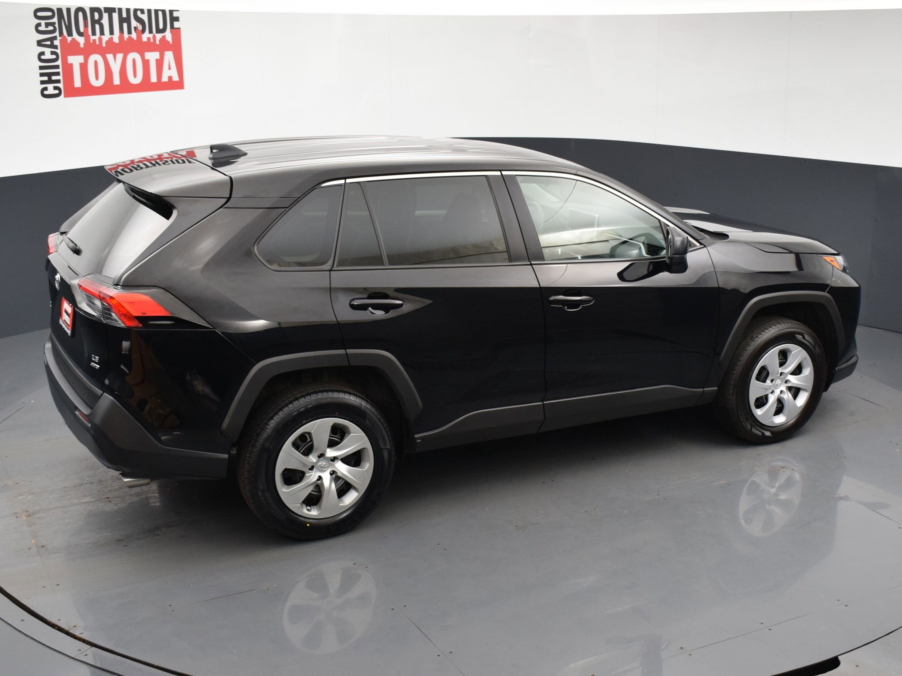 Used 2024 Toyota RAV4 LE AWD/4WD image 19