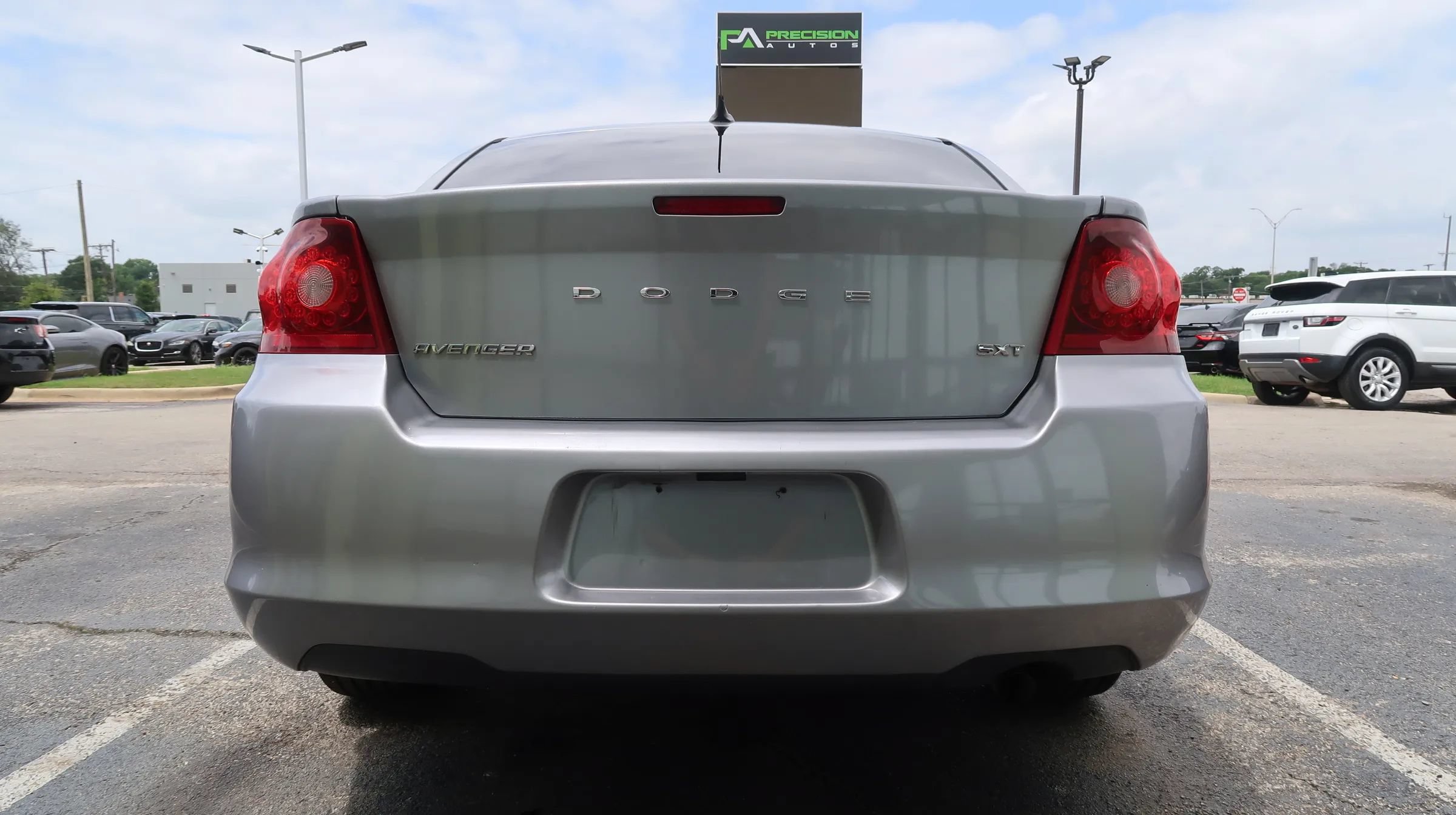 Used 2014 Dodge Avenger SXT FWD image 9