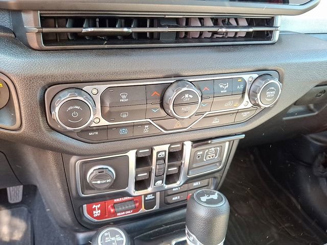 Used 2024 Jeep Wrangler Unlimited image 12