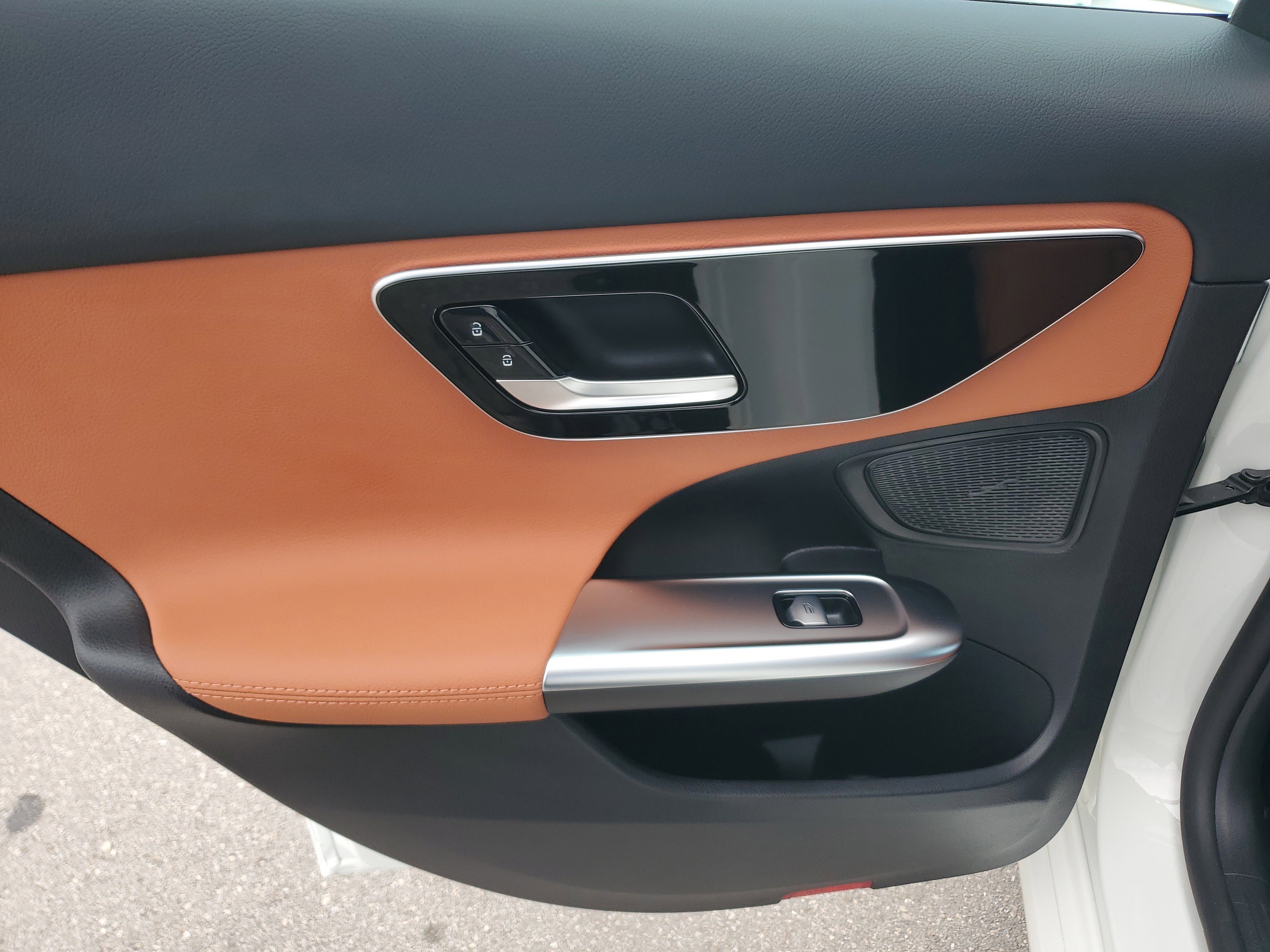 Used 2025 Mercedes-Benz C 300 Sedan image 26