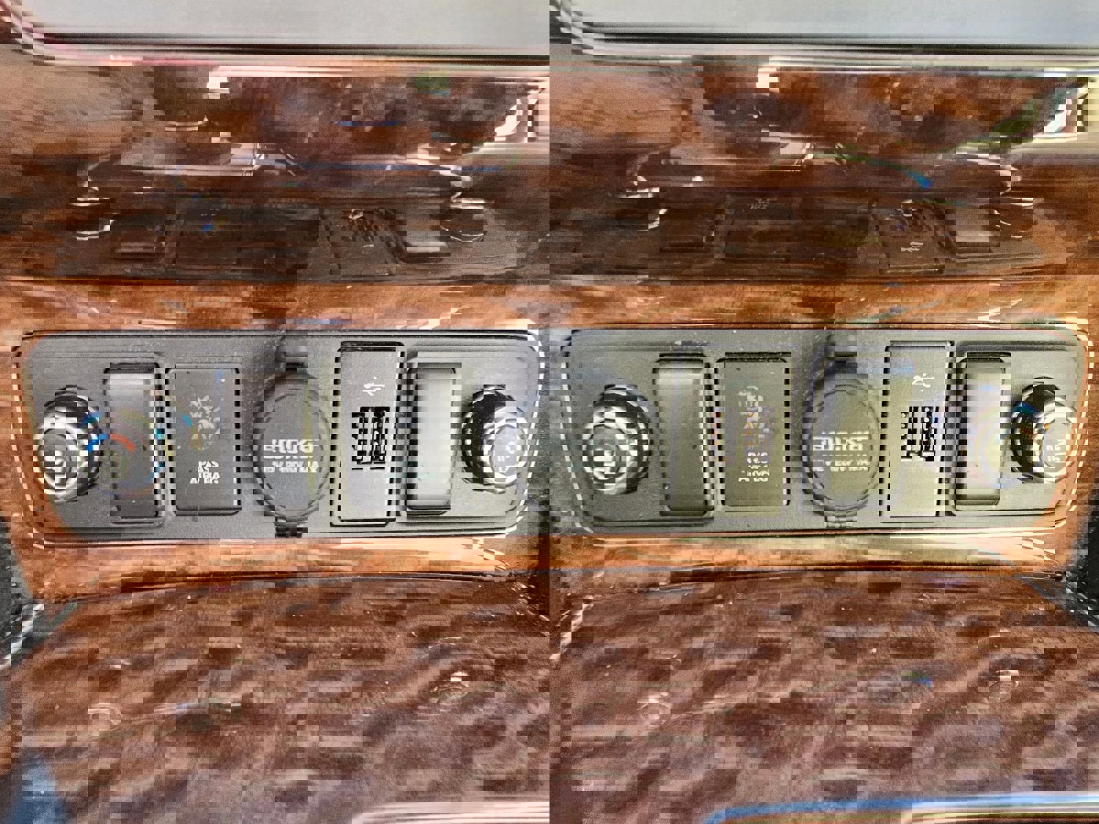 Used 2020 Nissan Armada Platinum w/ Captain's Chairs Package image 53